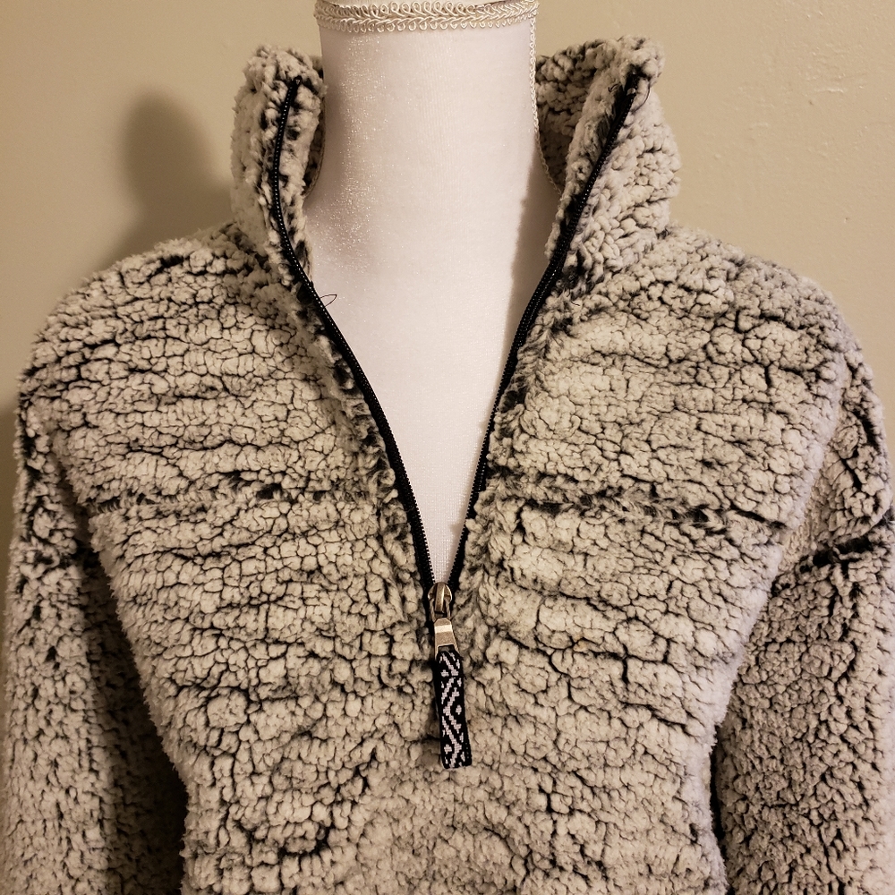 Sherpa Pullover - Picture 2 of 6
